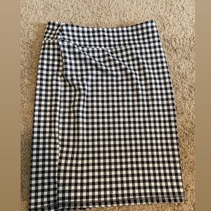Knee length gingham skirt